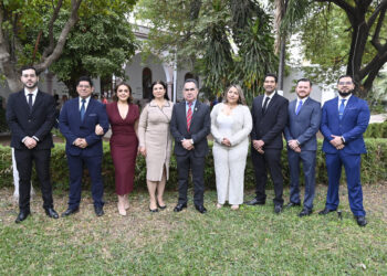 Trasciende fronteras la calidad de la enseñanza que brinda la UAS a través del CIDOCS, ejemplo de ello los 54 graduados de 15 especialidades médicas