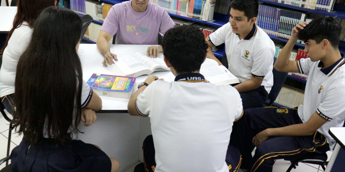 Estudiantes de la Preparatoria Dr. Salvador Allende de la UAS participarán en la XV Olimpiada Estatal de Física del Bachillerato Universitario