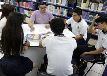 Estudiantes de la Preparatoria Dr. Salvador Allende de la UAS participarán en la XV Olimpiada Estatal de Física del Bachillerato Universitario