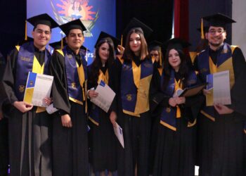 Con altos estándares de calidad, se gradúan 240 jóvenes de la Generación 2020-2025 de la Licenciatura en Químico Farmacéutico Biólogo de la UAS
