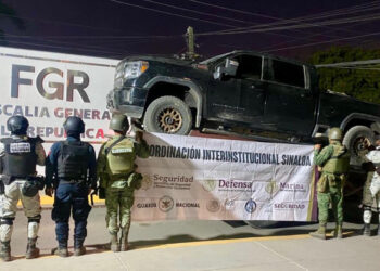 Culiacán: Recuperan vehículo robado en el extranjero y asegura cargador de arma de fuego