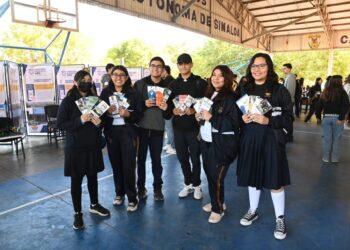 Estudiantes de la Unidad Regional Norte agradecen la realización de la Muestra Profesiográfica UAS 2025 y su pertinencia para tomar una mejor decisión