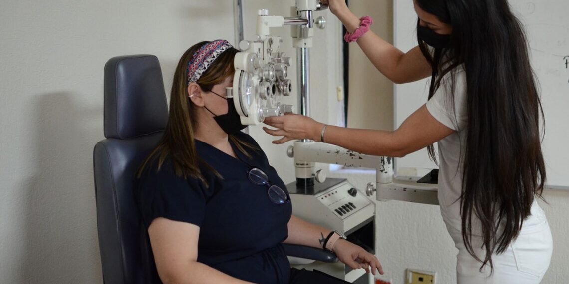 ¡Gran oferta educativa! La Licenciatura en Optometría, una buena opción para elegir como carrera profesional por su pertinencia en la sociedad