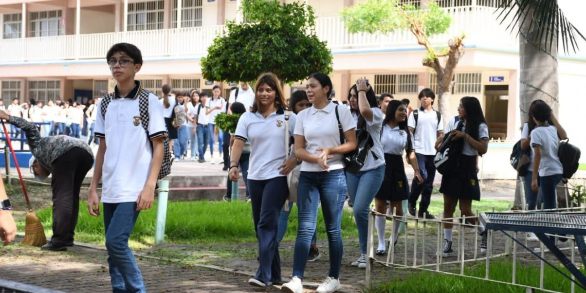 De forma satisfactoria, la UAS ha asignado poco más de 17 mil fichas a aspirantes de bachillerato en los primeros días del Proceso de Admisión