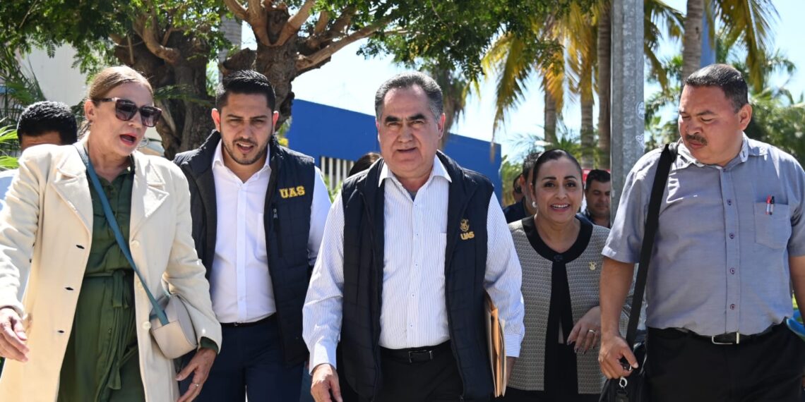 En busca de dignificar espacios, el Rector Jesús Madueña realiza recorrido por Ciudad Universitaria Mazatlán e inaugura área de posgrado en la FACEAM