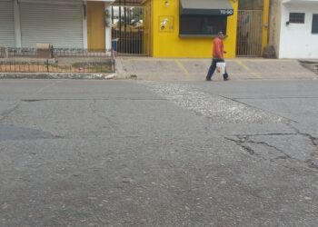 Ciudadanos reportan bache en Calle Obregón – NR | NOTICIAS