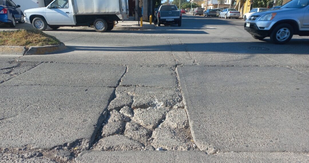 Ciudadanos del sector Parque reportan Bache – NR | NOTICIAS
