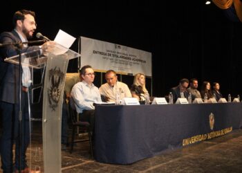 Con un llamado a fortalecer la unidad y concentrarse en las funciones sustantivas de la UAS, el Rector Jesús Madueña entregó 183 titularidades a docentes de la Unidad Regional Norte