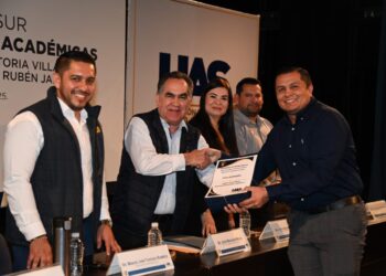 El Rector Jesús Madueña hace justicia a los trabajadores universitarios; en unidad entrega 183 titularidades académicas a docentes de la zona sur