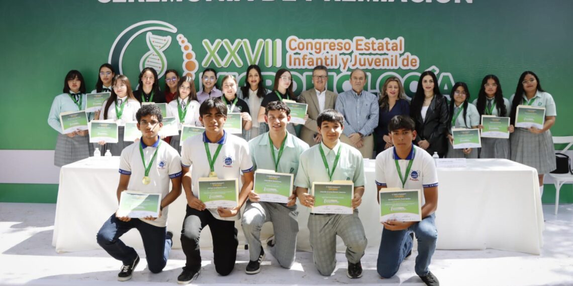 Triunfan alumnos de COBAES en el XXVII Congreso Estatal Infantil y Juvenil de Microbiología
