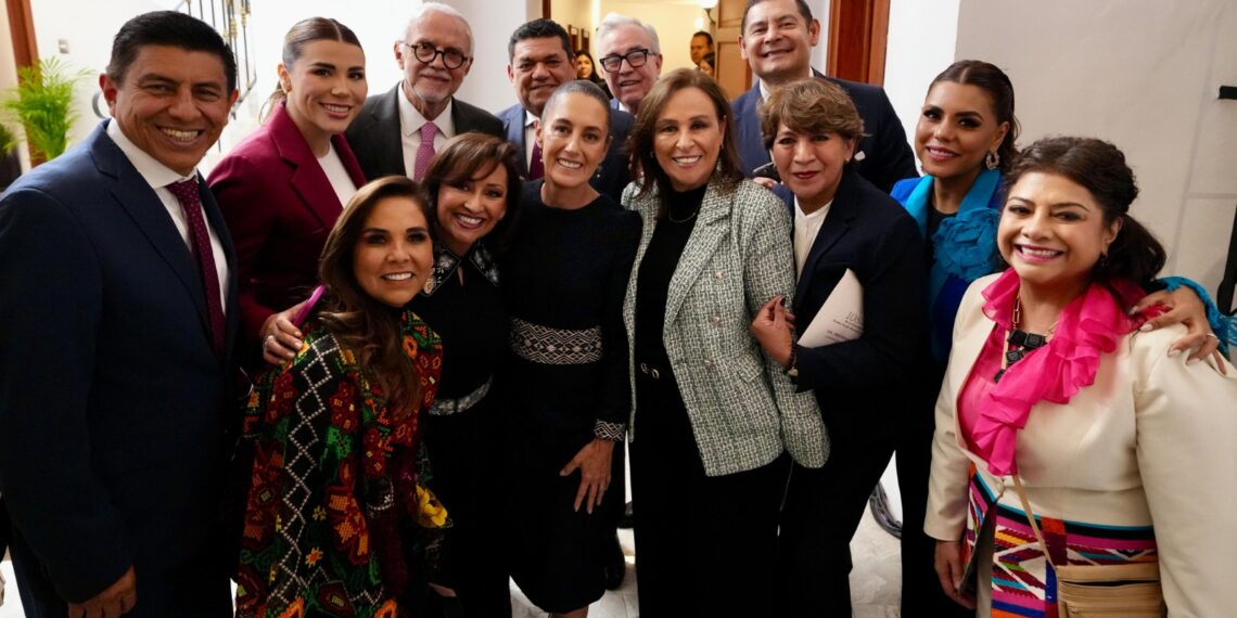“Es un honor vivir este momento histórico con la primera mujer presidenta de México”: Rubén Rocha Moya en el 108 Aniversario de la Constitución