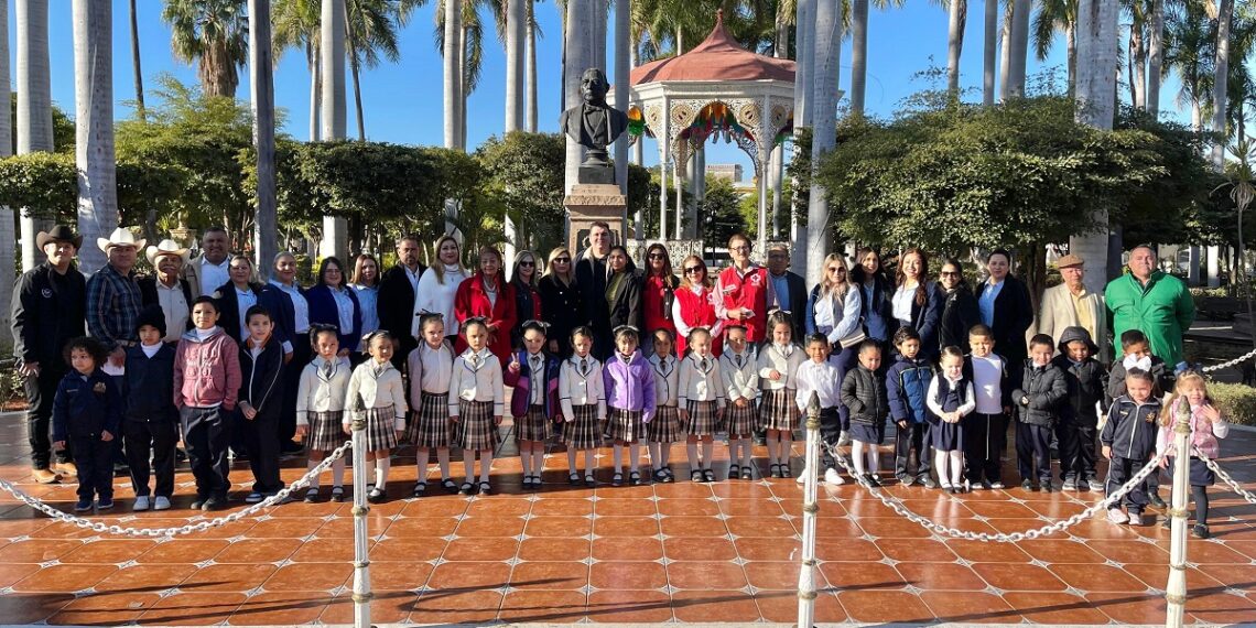 Gobierno de El Fuerte conmemora el 108 Aniversario de la Constitución Mexicana.