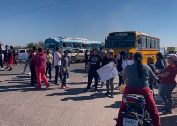 Madres y padres de familia de la primaria Guadalupe Victoria bloquearon carretera Los Mochis-Ahome – NR | NOTICIAS