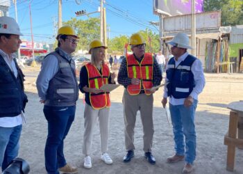 Rocha supervisa la construcción del puente sobre la Av. Colosio en Mazatlán