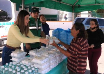 Apoyo alimentario de DIF Culiacán llega a familiares de pacientes en el IMSS Regional 1 a través de ALAJIBUA