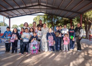 “Las niñas y los niños siempre serán una prioridad de mi gobierno; alcaldesa entrega juguetes y atiende solicitudes de escuelas”