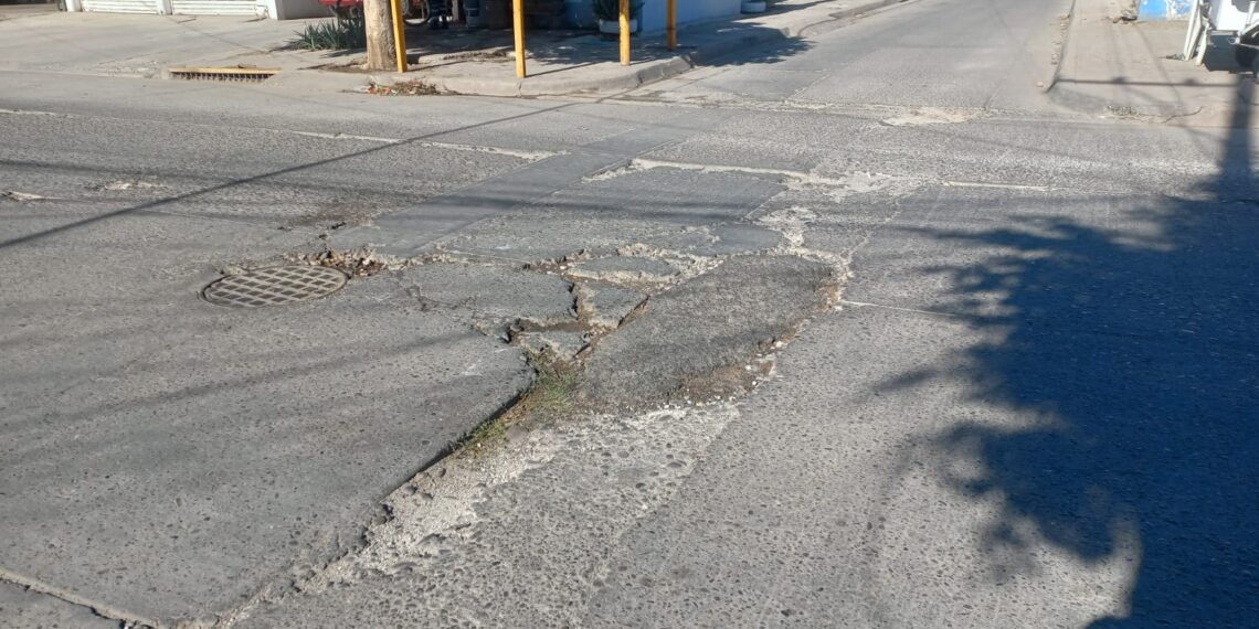 Ciudadanos reportan bache en el sector centro  – NR | NOTICIAS