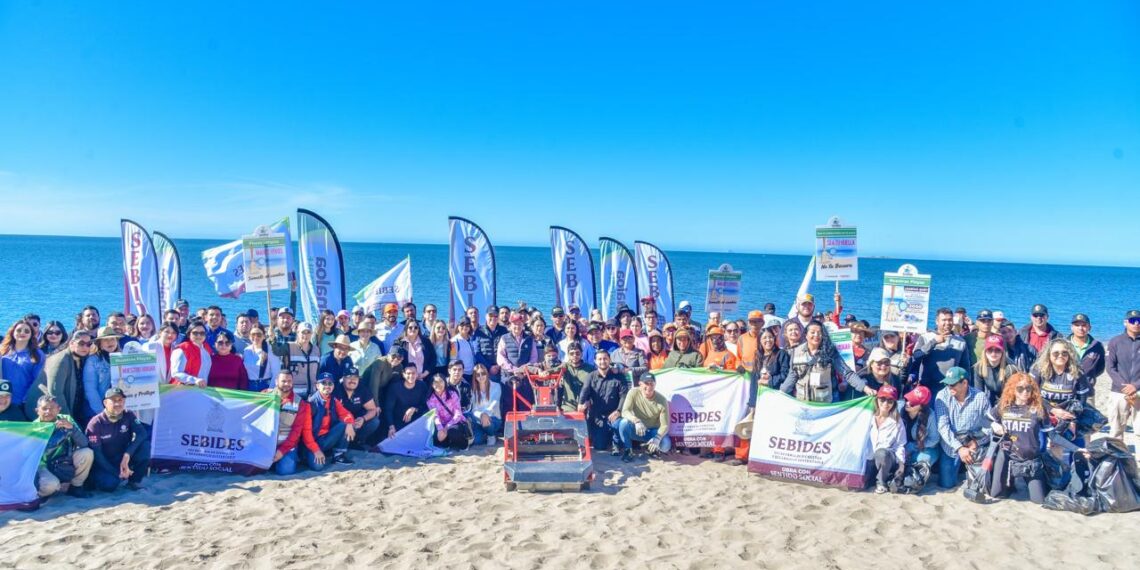 Ayuntamiento inicia intenso programa de limpieza en playas de Ahome