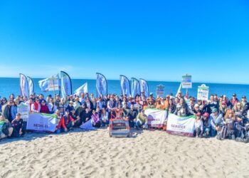 Ayuntamiento inicia intenso programa de limpieza en playas de Ahome
