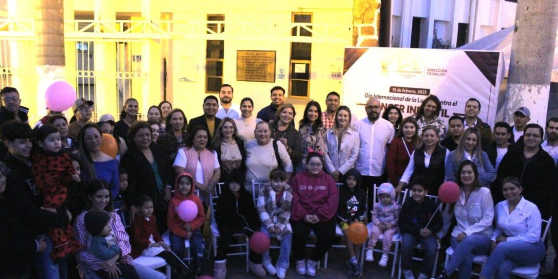 Palacio se ilumina de dorado en conmemoración del Día Internacional de la Lucha Contra el Cáncer Infantil