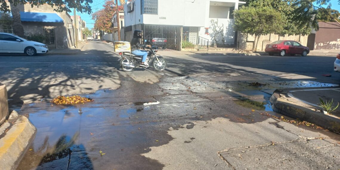 Ciudadanos reportan fuga de agua en calle Allende – NR | NOTICIAS