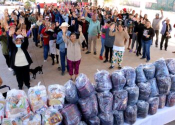 Los apoyos del Sistema DIF Ahome llegan cuando más se necesitaban: Sra. Carolina Vázquez Riveros