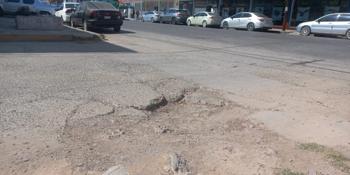 Ciudadanos reportan bache en sector centro – NR | NOTICIAS
