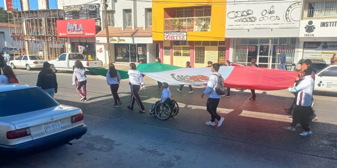 Ahomenses responden: ¿Qué representa para la nación el Día de la Bandera Mexicana? – NR | NOTICIAS