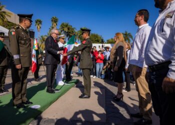 Encabeza el gobernador Rocha el Día de la Bandera Nacional