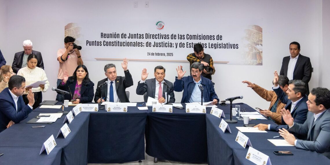 Enrique Inzunza se reúne con las Comisiones de Puntos Constitucionales, de Justicia y de Estudios Legislativos.
