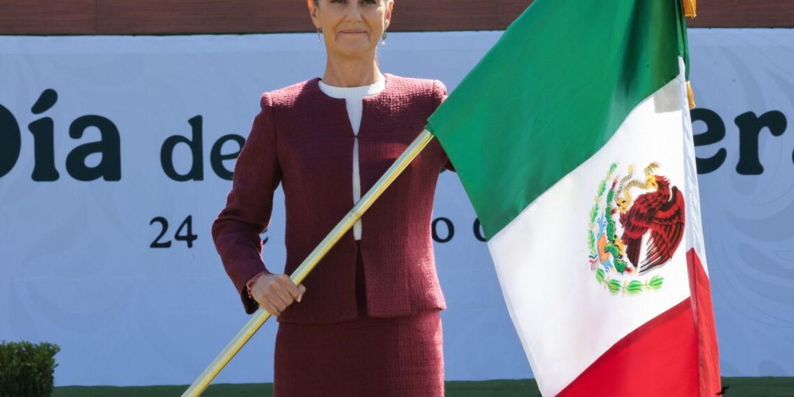 Con la transformación a México se le respeta, no somos colonia de ningún país: Presidenta Claudia Sheinbaum en conmemoración del día de la bandera