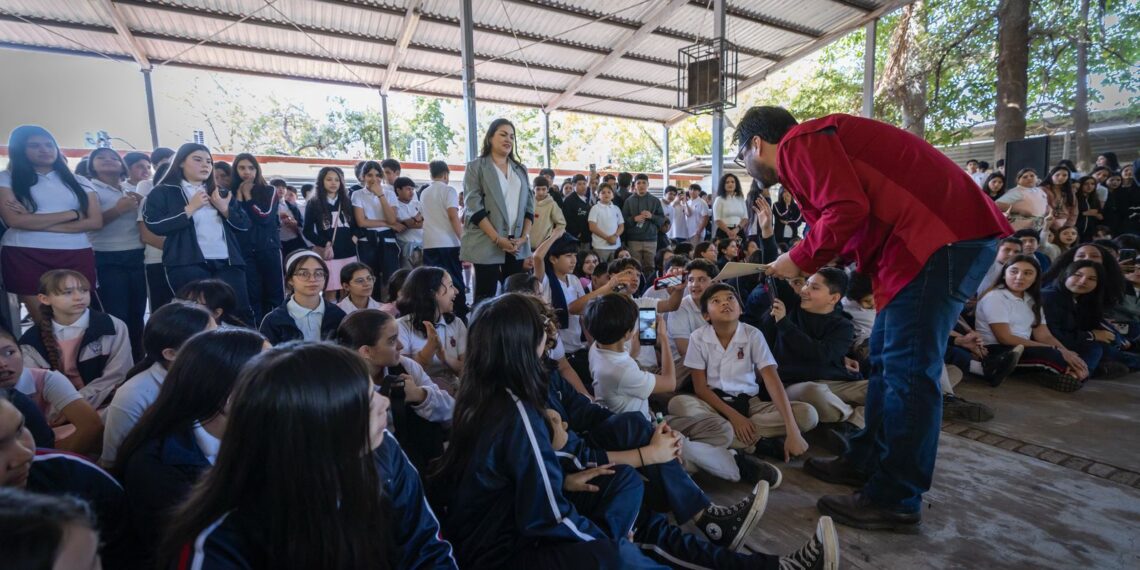 Juan de Dios Gámez se compromete a construir una cancha deportiva y mejorar la Secundaria Federal N° 4