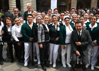 Presidenta Claudia Sheinbaum da banderazo a la estrategia nacional vive saludable, vive feliz