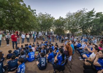Juan de Dios Gámez se compromete a construir cancha de fútbol de pasto sintético en Universidad 94 Etapa II