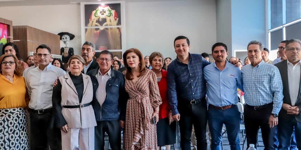 La salud emocional es indispensable para el sano desarrollo de la niñez, afirma la alcaldesa en capacitación de maestros