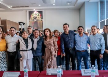 La salud emocional es indispensable para el sano desarrollo de la niñez, afirma la alcaldesa en capacitación de maestros