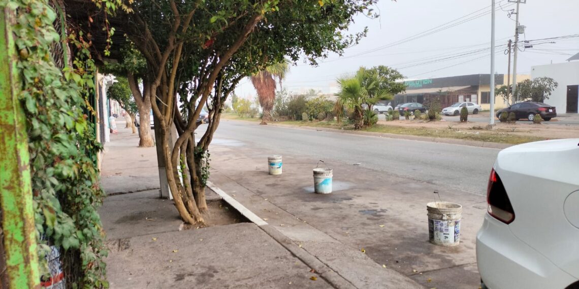 Continúan apartando lugares de estacionamiento en Los Mochis – NR | NOTICIAS