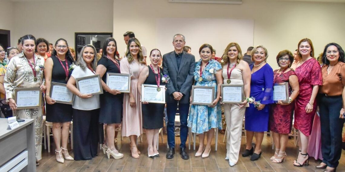 Cierra con gran éxito la convocatoria a la Medalla al Mérito Lore de la Vega 2025