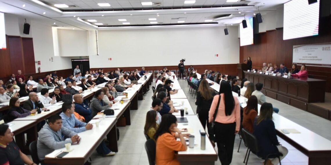 Congreso y ASE brindan capacitación en materia fiscal a Ayuntamientos