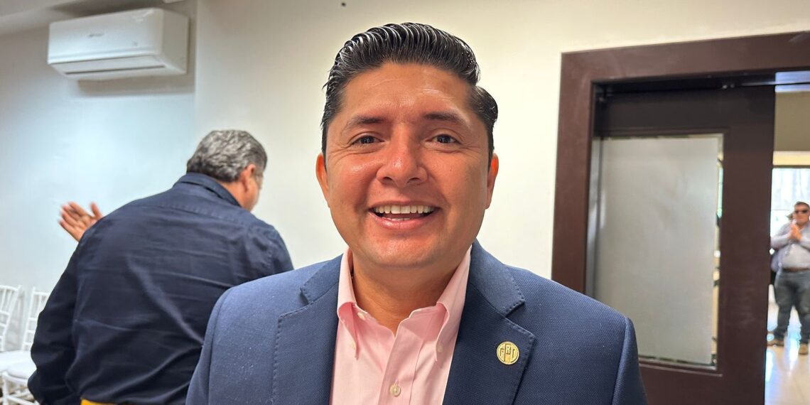 Trabajamos en un proceso democrático transparente y equitativo en la elección de síndicos municipales: Regidor César Gerardo