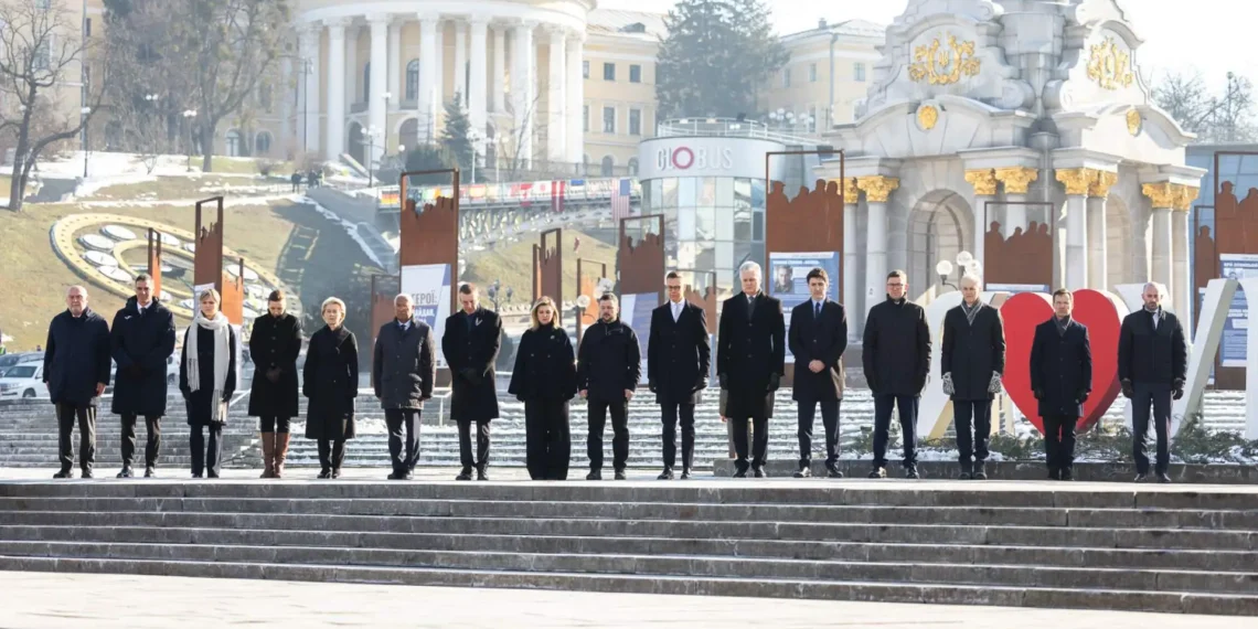 Ucrania conmemora con sus aliados europeos y sin EE.UU. tres años de la invasión rusa