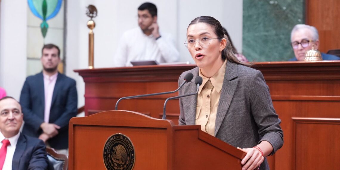 Inscriben nombre de María del Rosario Espinoza en Muro de Honor del Congreso