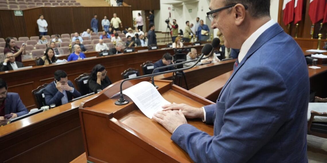 Diputados de Sinaloa dan lectura a reforma al Poder Judicial local