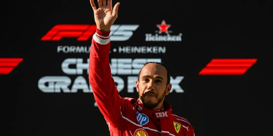 Lewis Hamilton, incrédulo tras batir récord de vuelta y conseguir la pole position para Ferrari en la carrera sprint del GP de China: “¿En serio?”