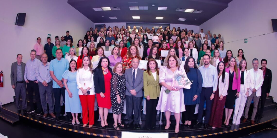 Belén López, un ejemplo de inspiración y resiliencia, recibe el Premio “Mujer COBAES 2025”