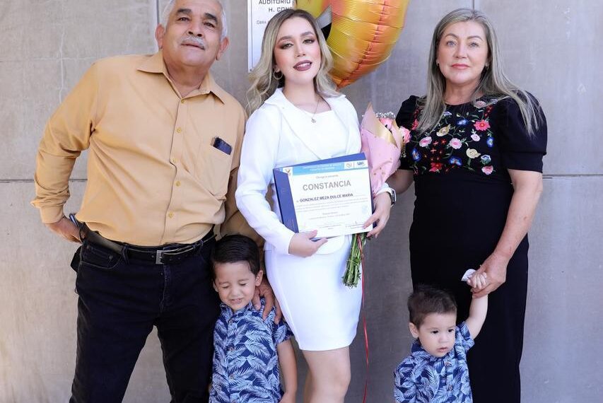 ¡Una mujer sin límites! Dulce María terminó con gran éxito su carrera en Medicina y agradeció el apoyo de la UAS por cuidar de sus dos hijos