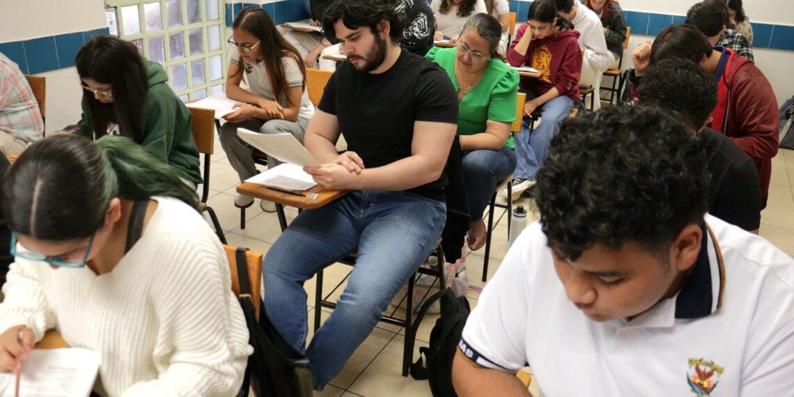 Los Centros de Estudios de Idiomas de la UAS en Mazatlán y Culiacán llevan a cabo el Examen de Certificación Diploma de Estudio de Lengua Francesa