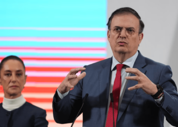 “Actuaremos con sangre fría y firmeza”: Ebrard anuncia consultas con empresarios frente a los aranceles al acero y aluminio