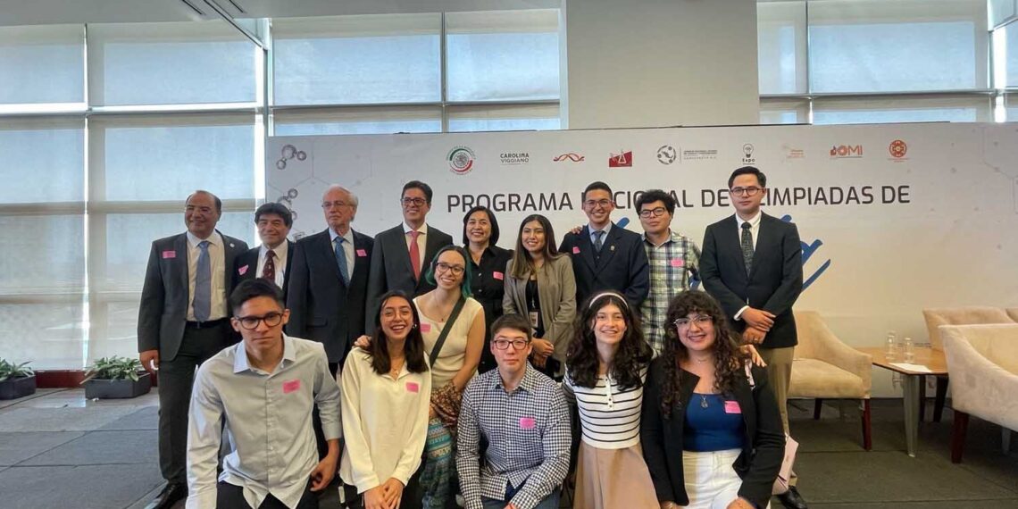 “Materiales: Síntesis y análisis de sus propiedades ópticas y electrónicas”, el primer cuerpo académico consolidado de la Facultad de Ciencias Físico Matemáticas de la UAS