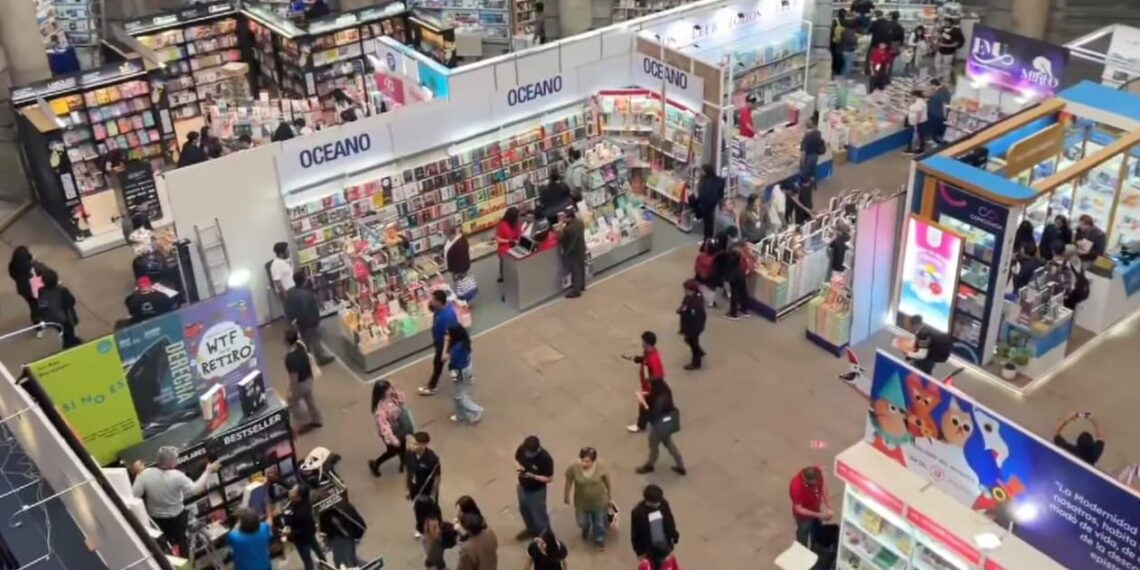 Destaca la casa editorial de la UAS por sus ventas en la edición 46 de la Feria Internacional del Libro del Palacio de Minería, organizada por la UNAM